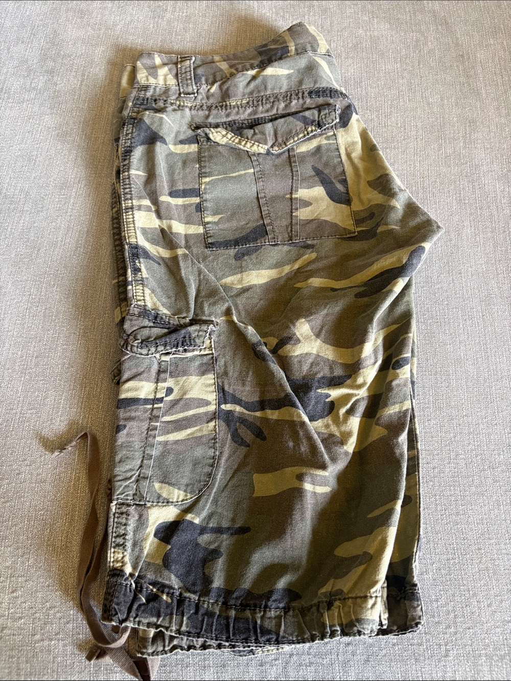 UNIONBAY Olive and Khaki Camo Cargo Shorts - Picture 3 of 3